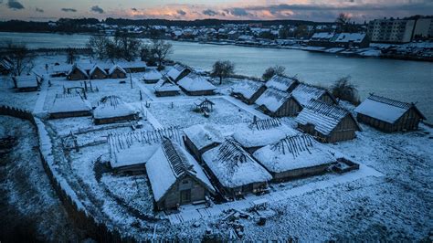 A Centuries-Old Mystery: Did This Elusive Viking City Exist? - The New York Times