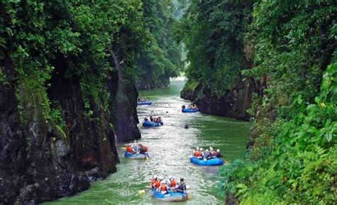 Best White Water Rafting in Costa Rica | Costa Rica Experts