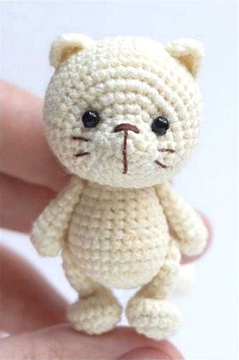 Amigurumi Kitten Free PDF Pattern | Crochet cat pattern, Crochet ...