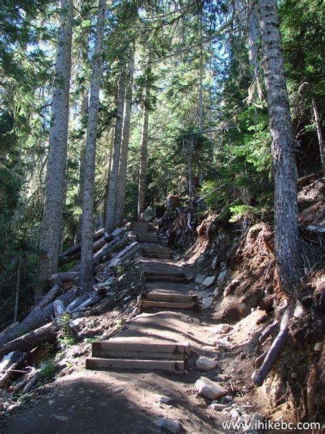 Joffre Lakes Trail Hike in Joffre Lakes Provincial Park - ihikebc.com