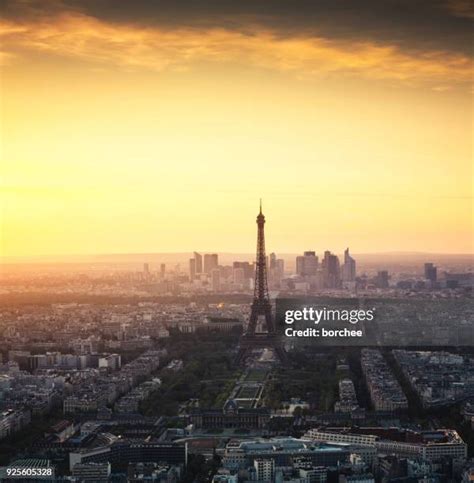 La Défense Skyline Photos and Premium High Res Pictures - Getty Images