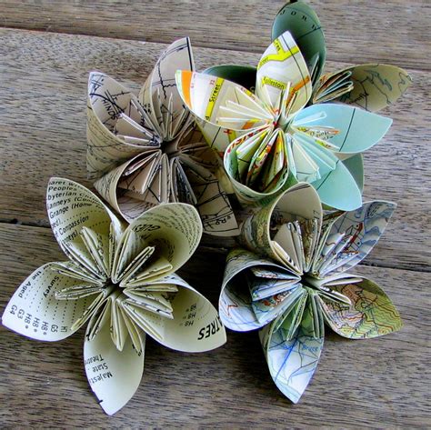 Artfull Crafts: Sunday Scrapping - Flower Tutorial