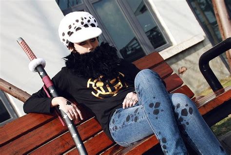 Trafalgar Law - One Piece Cosplay | Cosplay one piece, One piece, Melhor cosplay