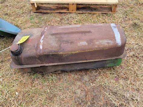 John Deere Gas Tank - Lot #212, Calhoun Online John Deere Tractors & Parts, 2/14/2023, Gavin ...