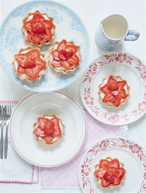 Fresh Strawberry Tartlets | Recipe | Tartlets, Strawberry tartlets, Mary berry