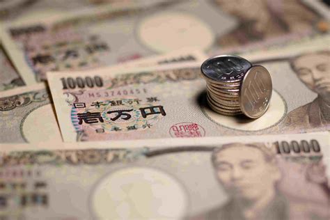 A Traveler's Guide to Japanese Currency: The Yen