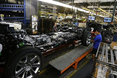 General Motors Investing $1.4 Billion To Expand Arlington Texas SUV Plant - AutoSpies Auto News