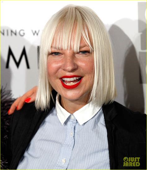 Sia Face - Sia Face Who Is Sia Why Does She Cover Her Face New Idea ...