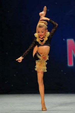 Brynn Rumfallo Solo "Habanera" | Dance photography, Brynn rumfallo, Dance moms dancers