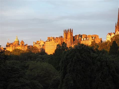 Edinburgh castle at sunset stock image. Image of sunset - 121557653