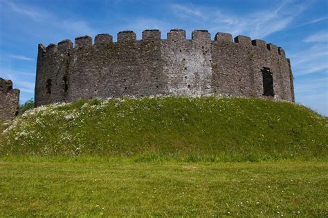 Restormel Castle Motte and Bailey | History And Heritage | Photography By Martin Eager | Runic ...