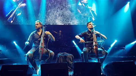 2Cellos - Despacito - Barcelona 12th May 2018 - YouTube