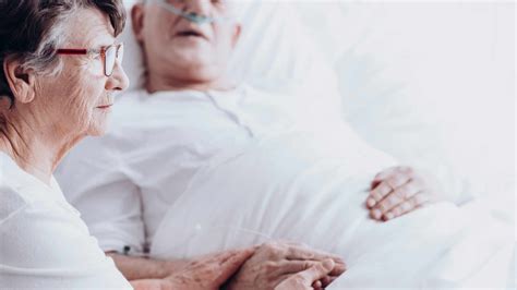 How To Recognize When A Loved One Is Dying - Hospice Valley