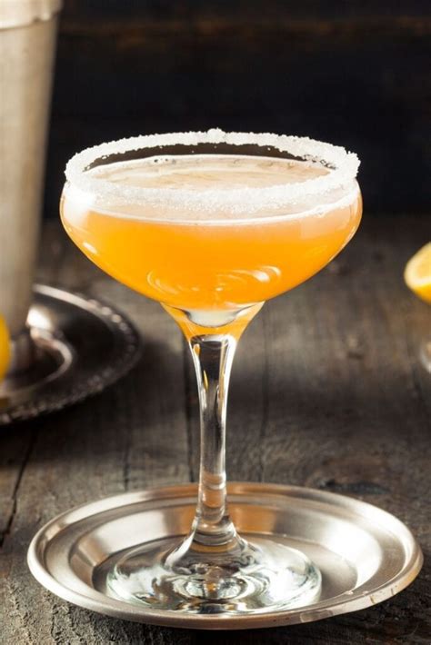 17 Best Cointreau Cocktails - Insanely Good