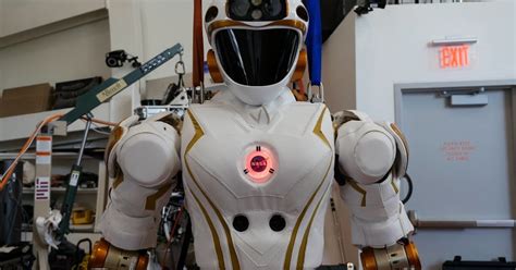 NASA's Valkyrie Robot Will Start Testing at MIT