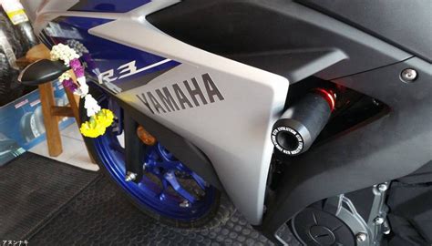 Frame sliders for Yamaha R3 & MT03, info: http://anunaki-parts.com/en/yamaha-r3-mt-03/35-frame ...