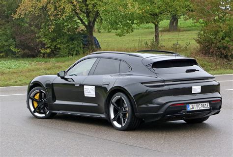 2022 Porsche Taycan Cross Turismo Looks Ready for Production in New Spy Photos - autoevolution