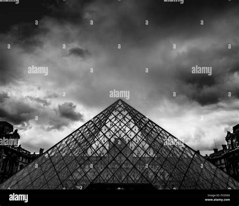 Glass Pyramid entrance to The Louvre Museum, Paris, France Stock Photo - Alamy