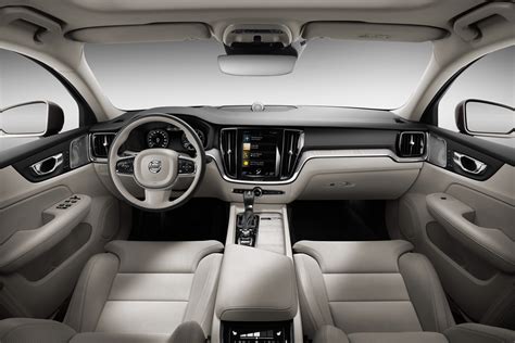 Volvo S60 (2019-2020) цена и характеристики, фотографии и обзор