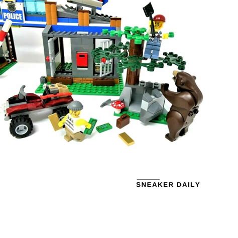 Lego Forest Police Station 4440