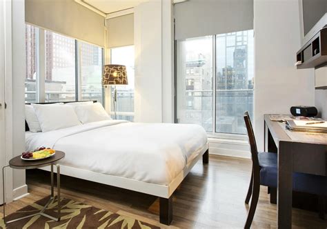 EXECUTIVE HOTEL COSMOPOLITAN - Updated 2024 Prices & Reviews (Toronto, Ontario)