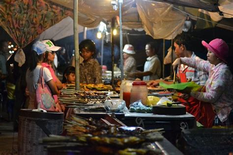 Siem Reap Street-Food Small-Group Evening Tour by Rickshaw (Feb 2024)