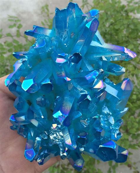 549g Light Blue Aura Quartz Crystal Titanium Bismuth Silicon Cluster Rainbows 02 | Blue aura ...