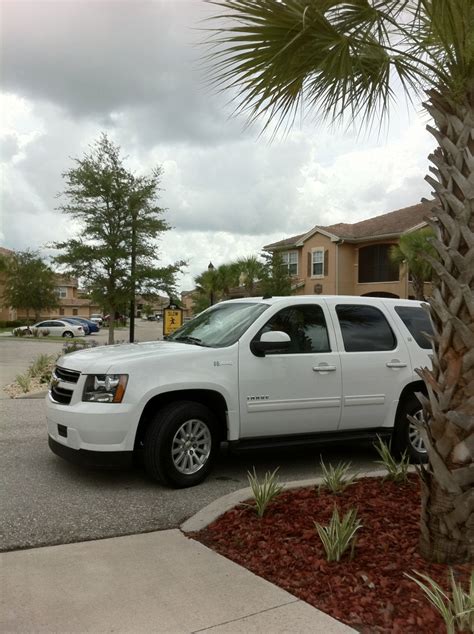 How to Drive a Tahoe Hybrid: 2, 4, Neutral - Solo Travel Girl