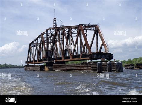 Swing bridge over Apalachicola River,Florida Stock Photo - Alamy