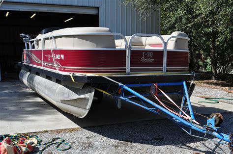 Sun Tracker 22 Ft Deluxe Party Barge Pontoon 2012 for sale for $2,000 ...