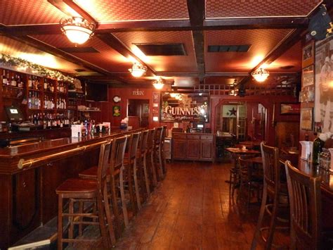 Colonial House Restaurant in Norwood is the Ultimate Hidden Massachusetts Pub