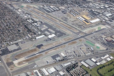 Burbank Airport | SkyVector