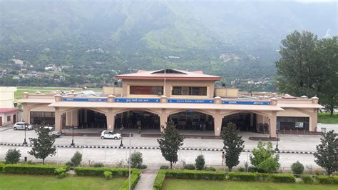 Ground Handler at VIBR Airport, Kullu-Manali Airport, KUU Airport, India - VVIP - Flight