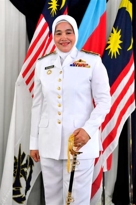 Royal Malaysian Navy Ranks / Malaysia Royal Malaysian Navy Sailors In Procession Agsl Digital ...