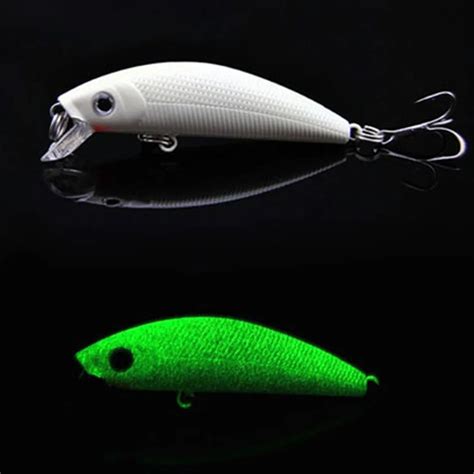 1PCS Minnow Lure 7cm 8g 3D Luminous Night Fishing Bait Hard Fishing Lures With Two Treble Hooks ...