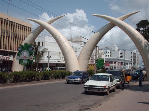 File:Tusks in City of Mombasa.jpg - Wikimedia Commons