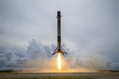 SpaceX tracking camera captures epic video of Falcon 9 rocket landing | Space