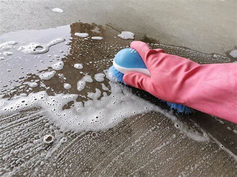 Removing Oil Stains From Garage Floor – Flooring Tips