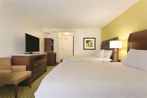 Hilton Garden Inn Anaheim/Garden Grove Rooms: Pictures & Reviews ...