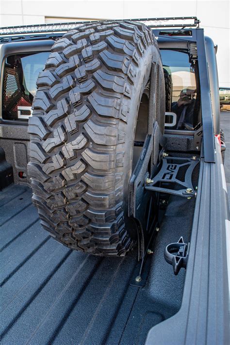 Jeep Gladiator JT Stand Up Spare Tire Mount