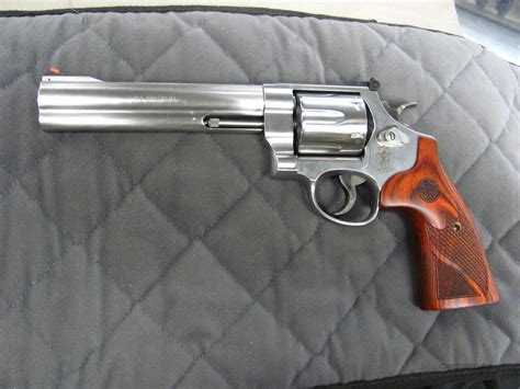 Smith & Wesson Model 629 Deluxe 44 ... for sale at Gunsamerica.com ...