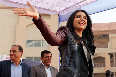 Parineeti Chopra promotes Hasee Toh Phasee at Noida school - Bollywood ...