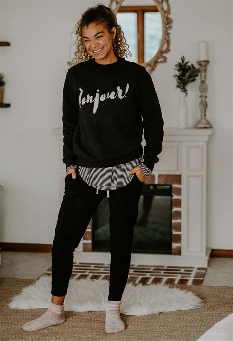 3 Cute & Cozy At-Home Outfit Formulas - MY CHIC OBSESSION in 2020 | Outfit formulas, Classy fall ...