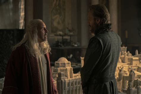 'House of the Dragon' Showrunner Believes Viserys 'Does the Right Thing' Firing Otto Hightower