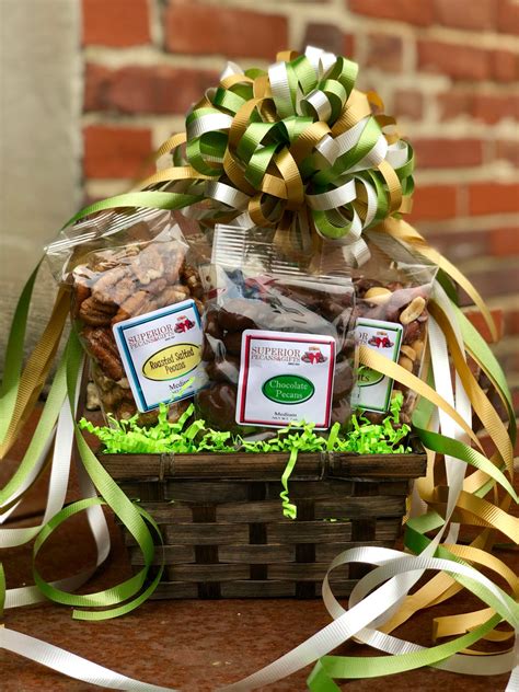 Small Gift Basket – Superior Pecans & Gifts