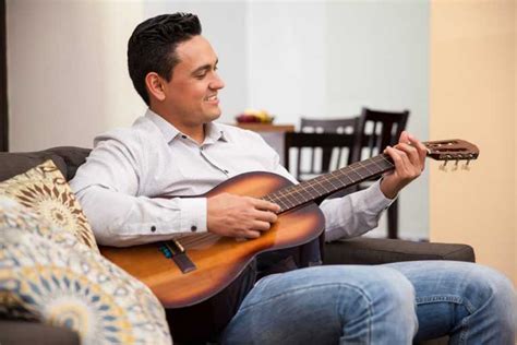 Guitar Lessons For Adults: Taking Guitar Lessons as an Adult