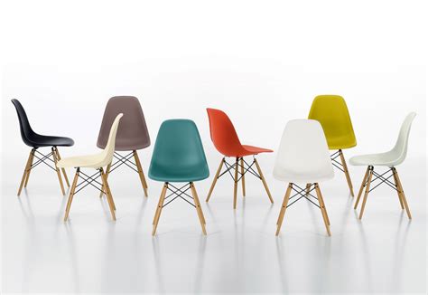 Eames Plastic Side Chair DSR by Vitra | STYLEPARK