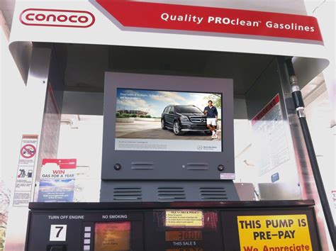 LCD Digital Signage in Gas Station