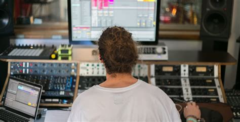 MIXING and MASTERING Course - Learn Music Production at Liveschool ...