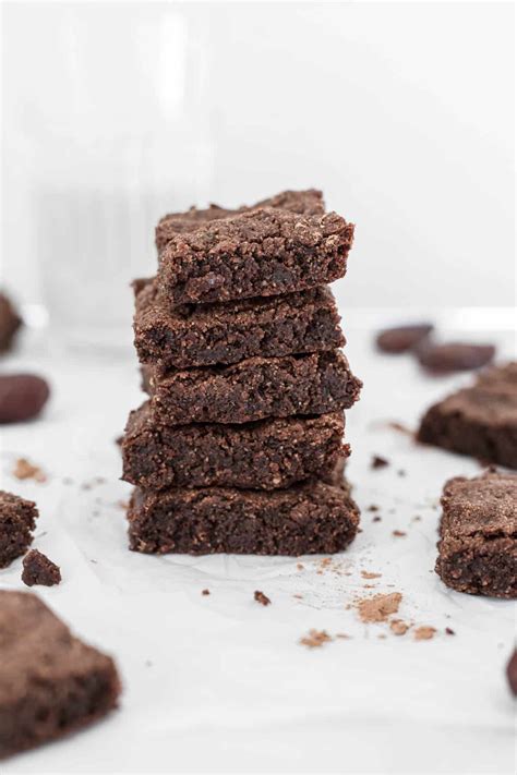 Fudgy Vegan Date Brownies - Supermom Eats